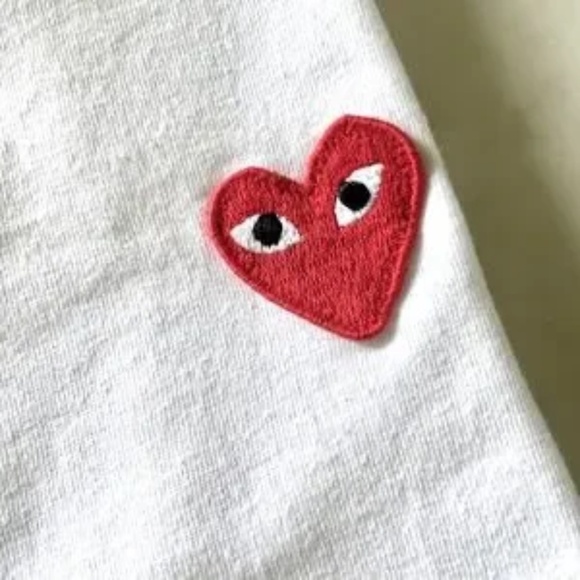 Comme des Garcons Play White Tee with Peeping Red Heart - Picture 8 of 14